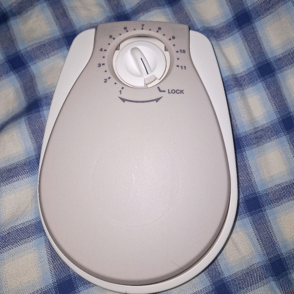 2 Automatic Pet Feeder
